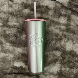 Brand New Starbucks Holiday Tumbler🌟